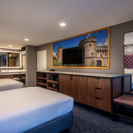 Anaheim Camelot Inn & Suites Zewnętrze zdjęcie