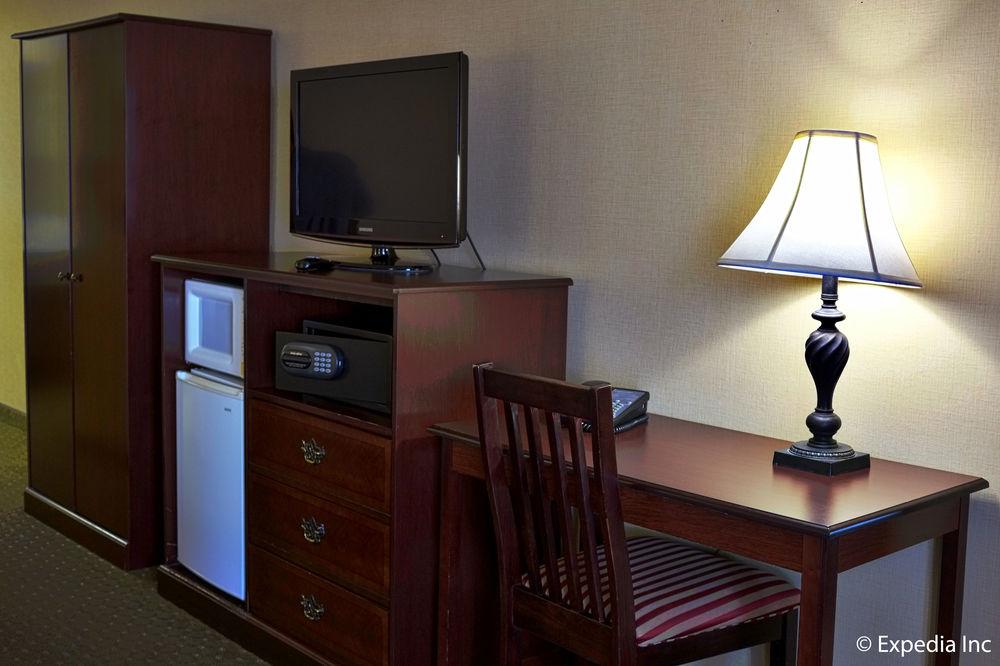 Anaheim Camelot Inn & Suites Zewnętrze zdjęcie