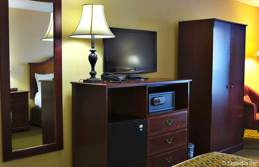 Anaheim Camelot Inn & Suites Zewnętrze zdjęcie