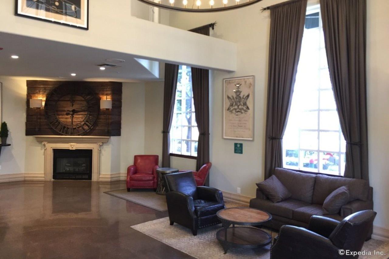 Anaheim Camelot Inn & Suites Zewnętrze zdjęcie