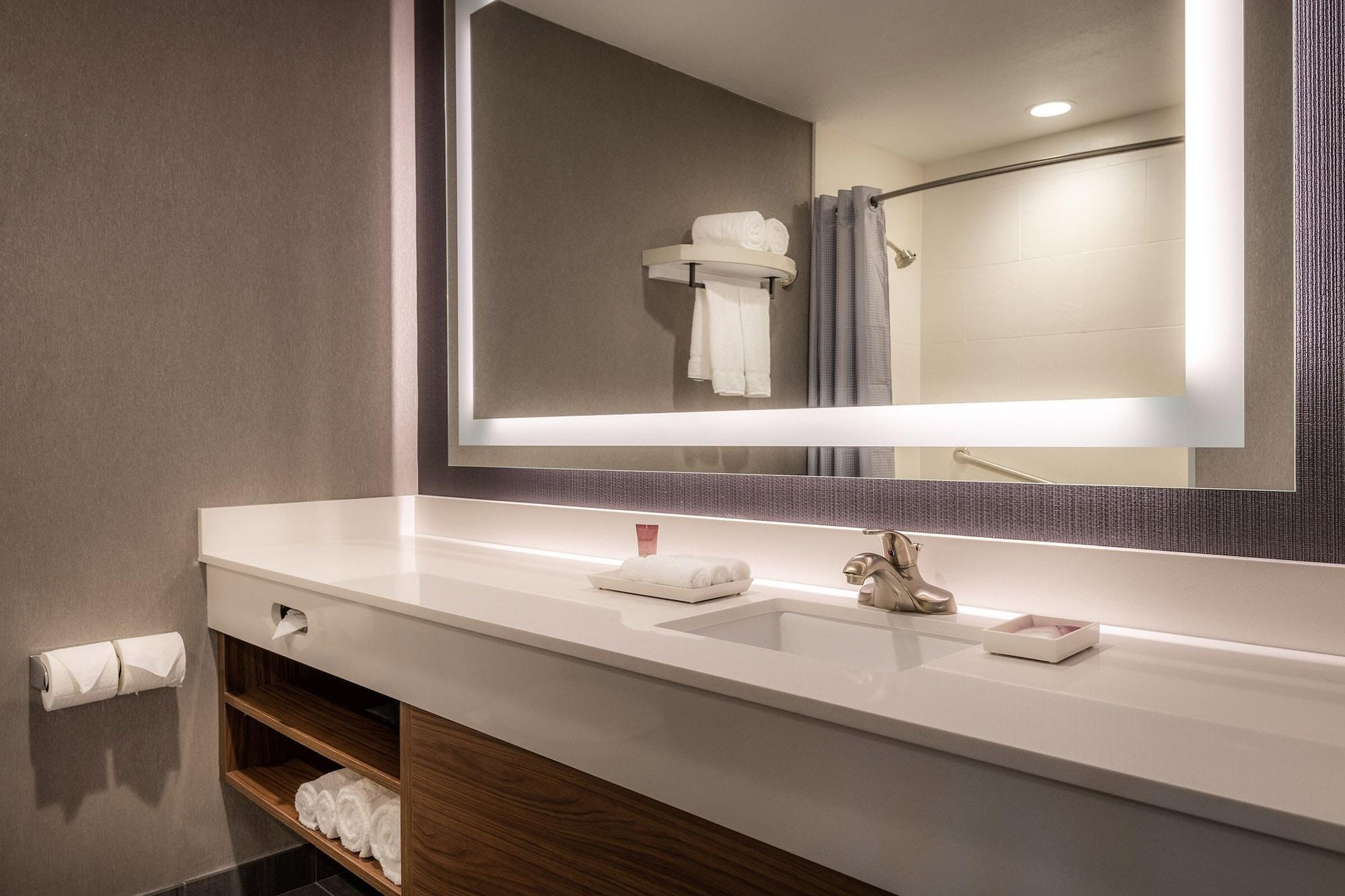 Anaheim Camelot Inn & Suites Zewnętrze zdjęcie