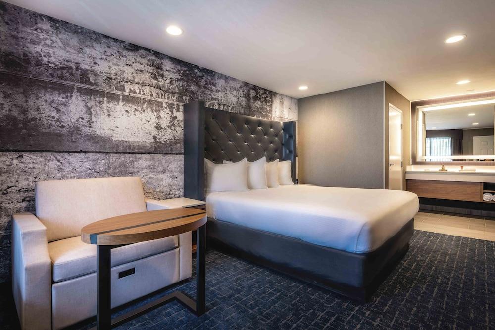Anaheim Camelot Inn & Suites Zewnętrze zdjęcie