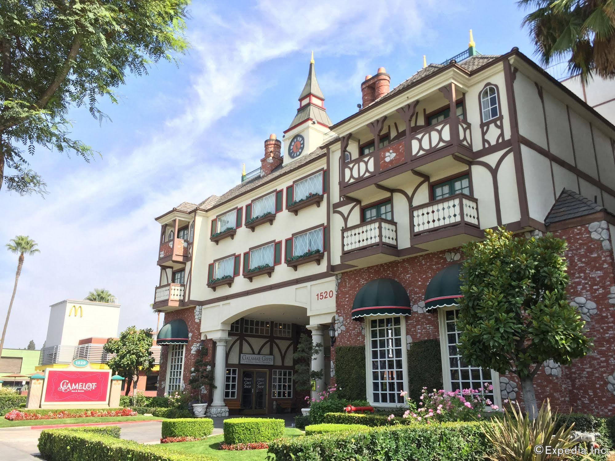 Anaheim Camelot Inn & Suites Zewnętrze zdjęcie