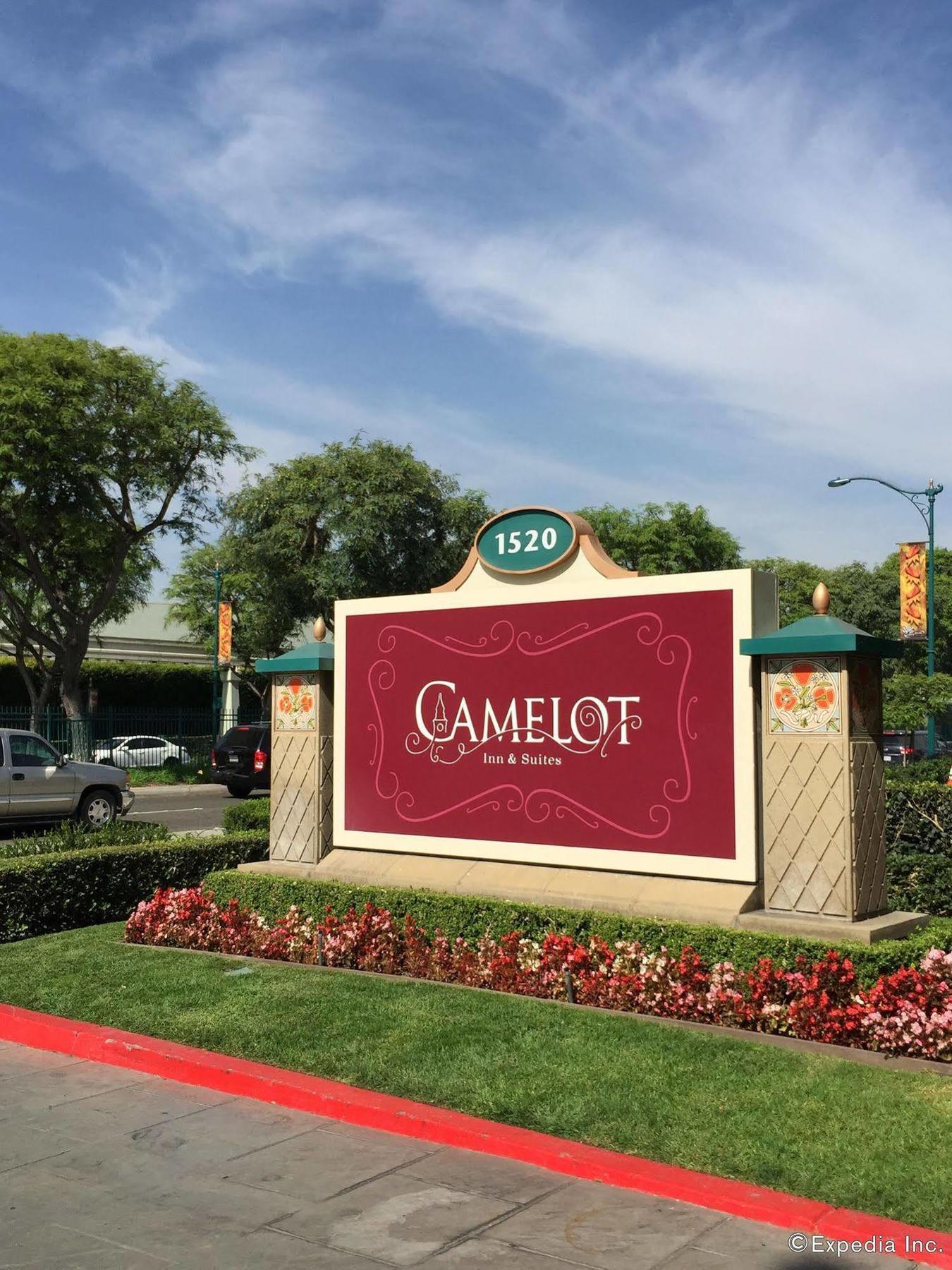 Anaheim Camelot Inn & Suites Zewnętrze zdjęcie