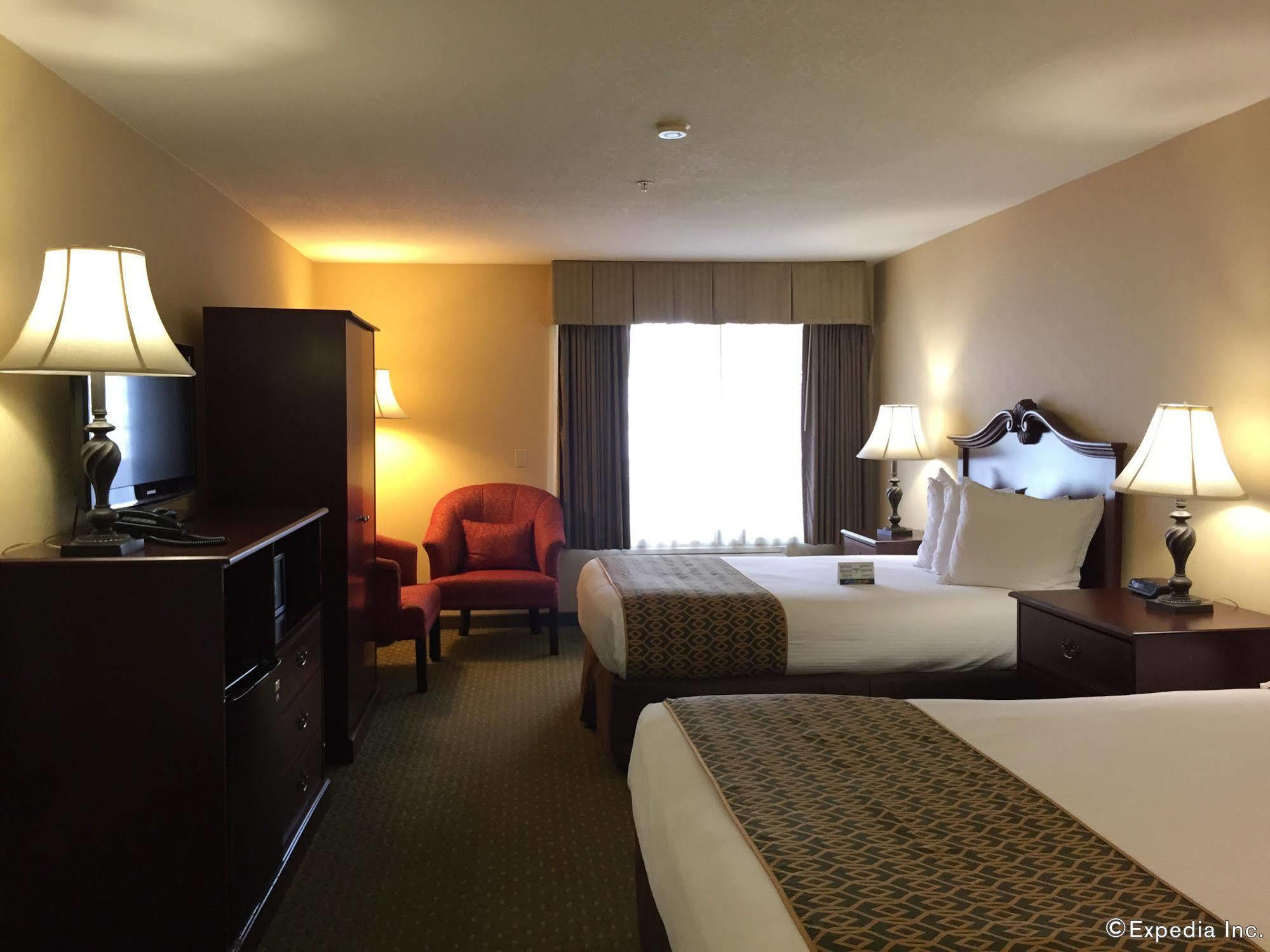 Anaheim Camelot Inn & Suites Zewnętrze zdjęcie