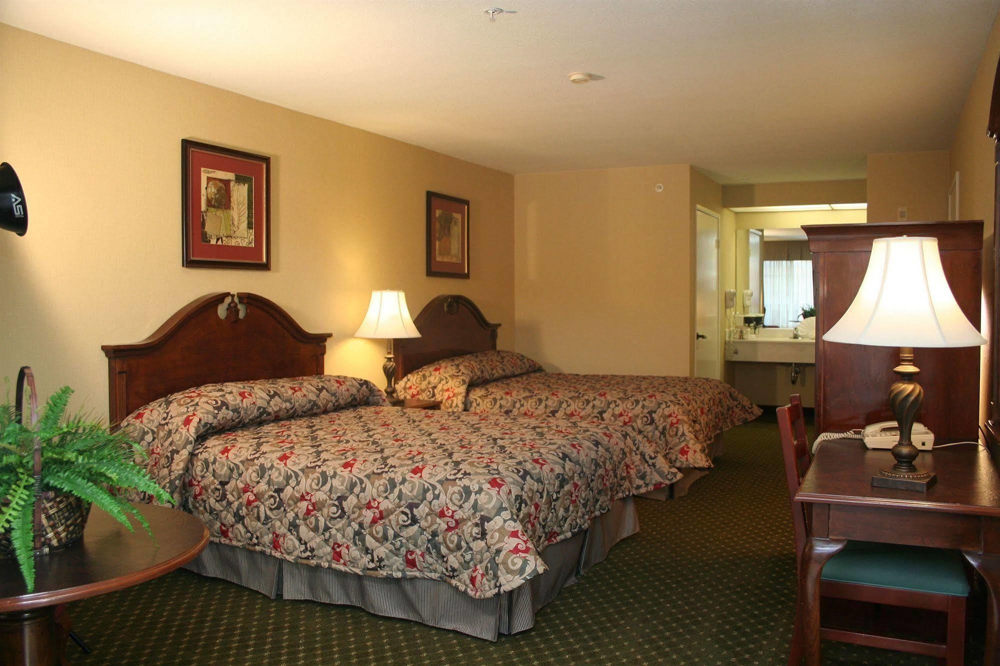 Anaheim Camelot Inn & Suites Pokój zdjęcie