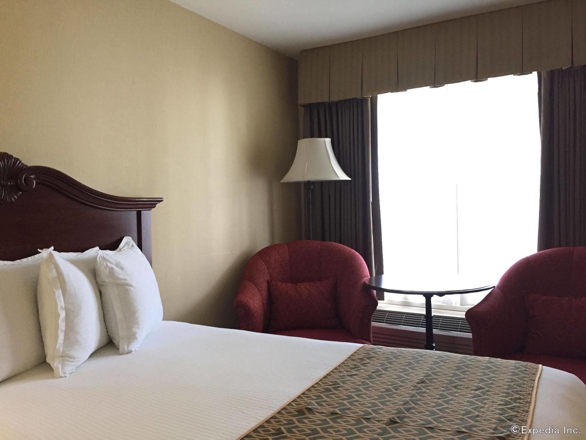 Anaheim Camelot Inn & Suites Zewnętrze zdjęcie