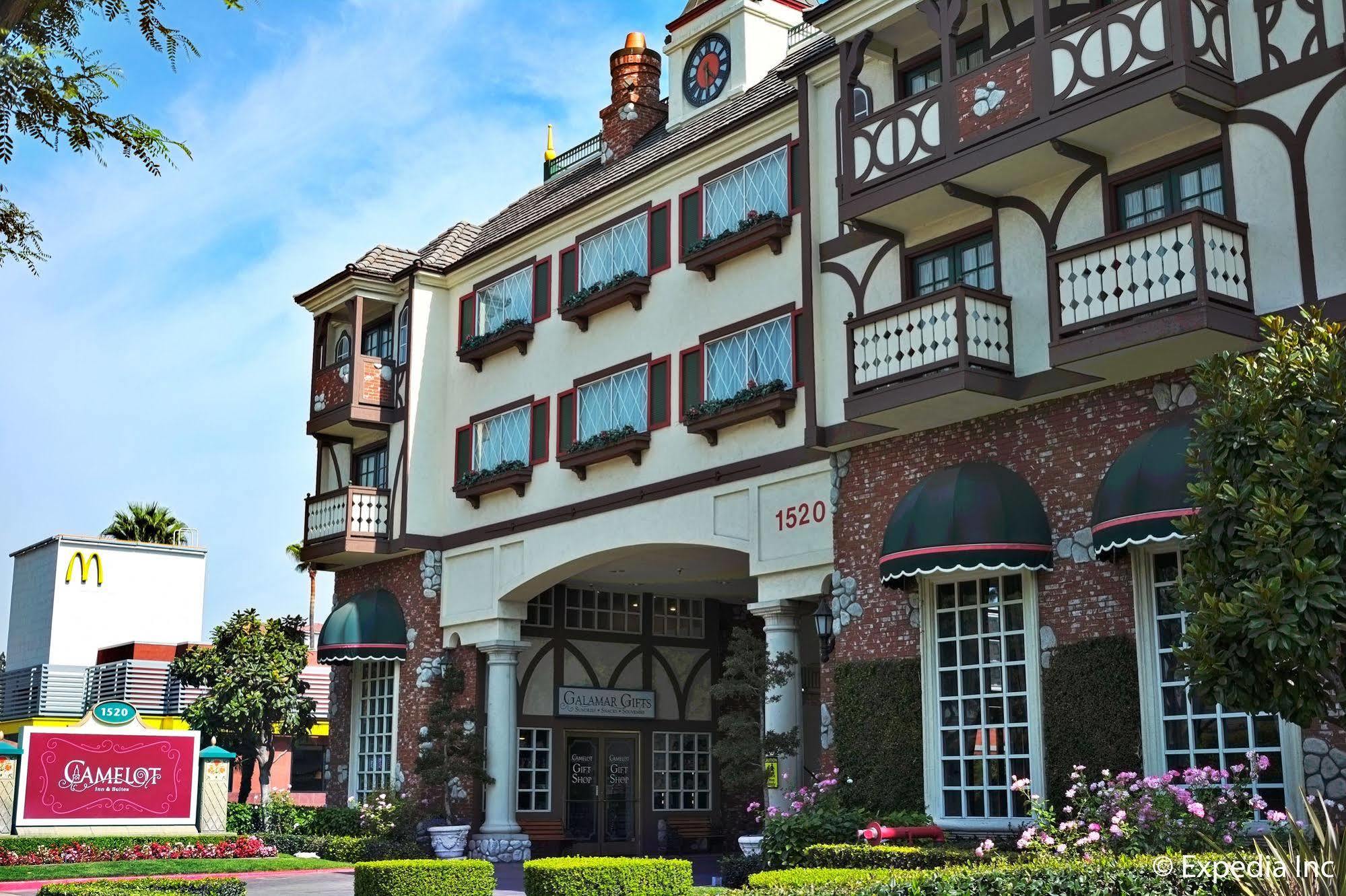 Anaheim Camelot Inn & Suites Zewnętrze zdjęcie