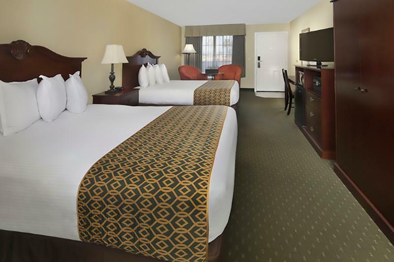 Anaheim Camelot Inn & Suites Zewnętrze zdjęcie